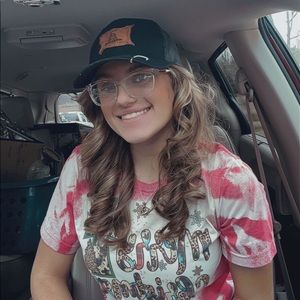 Meet your Posher, Raegan